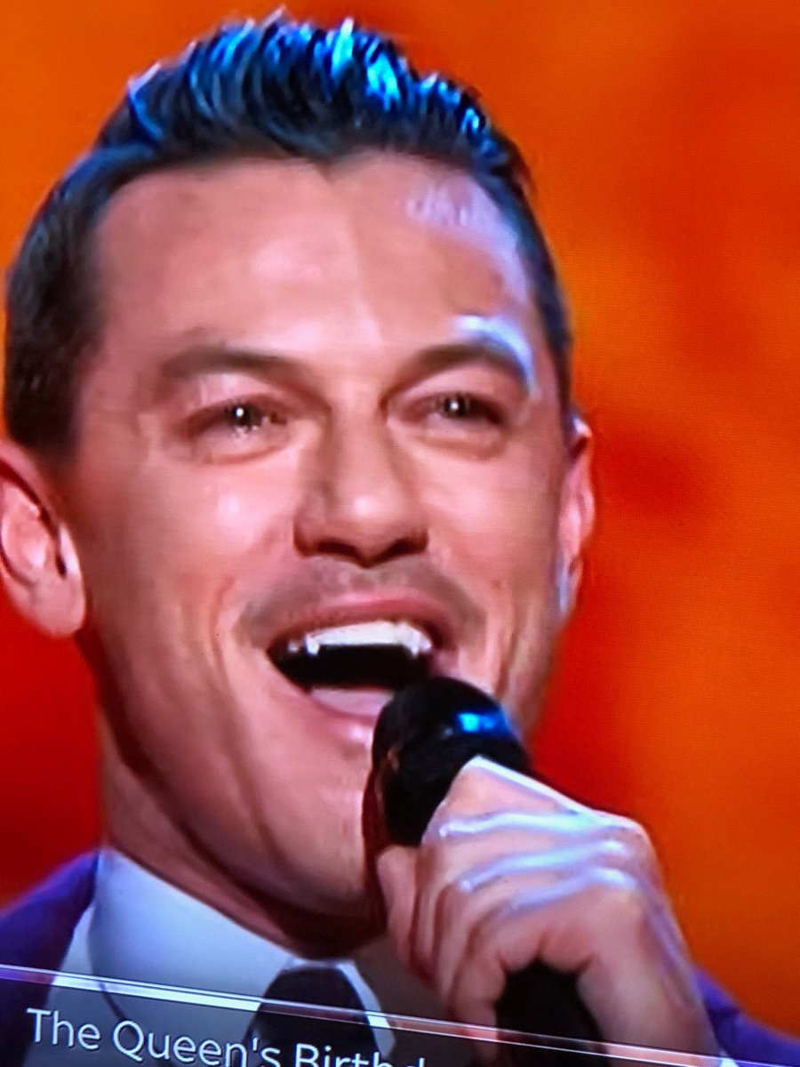 Adèles Luke Evans On Twitter You Mean Hes Only Just