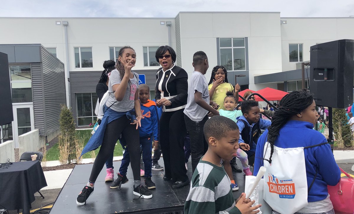 SenatorNasheed's tweet image. Dancing, food, activities &amp;amp; most importantly, resources @deaconessfound community fair. I'm always encouraged by the hard work of @RevStarsky. #FunFilledDay