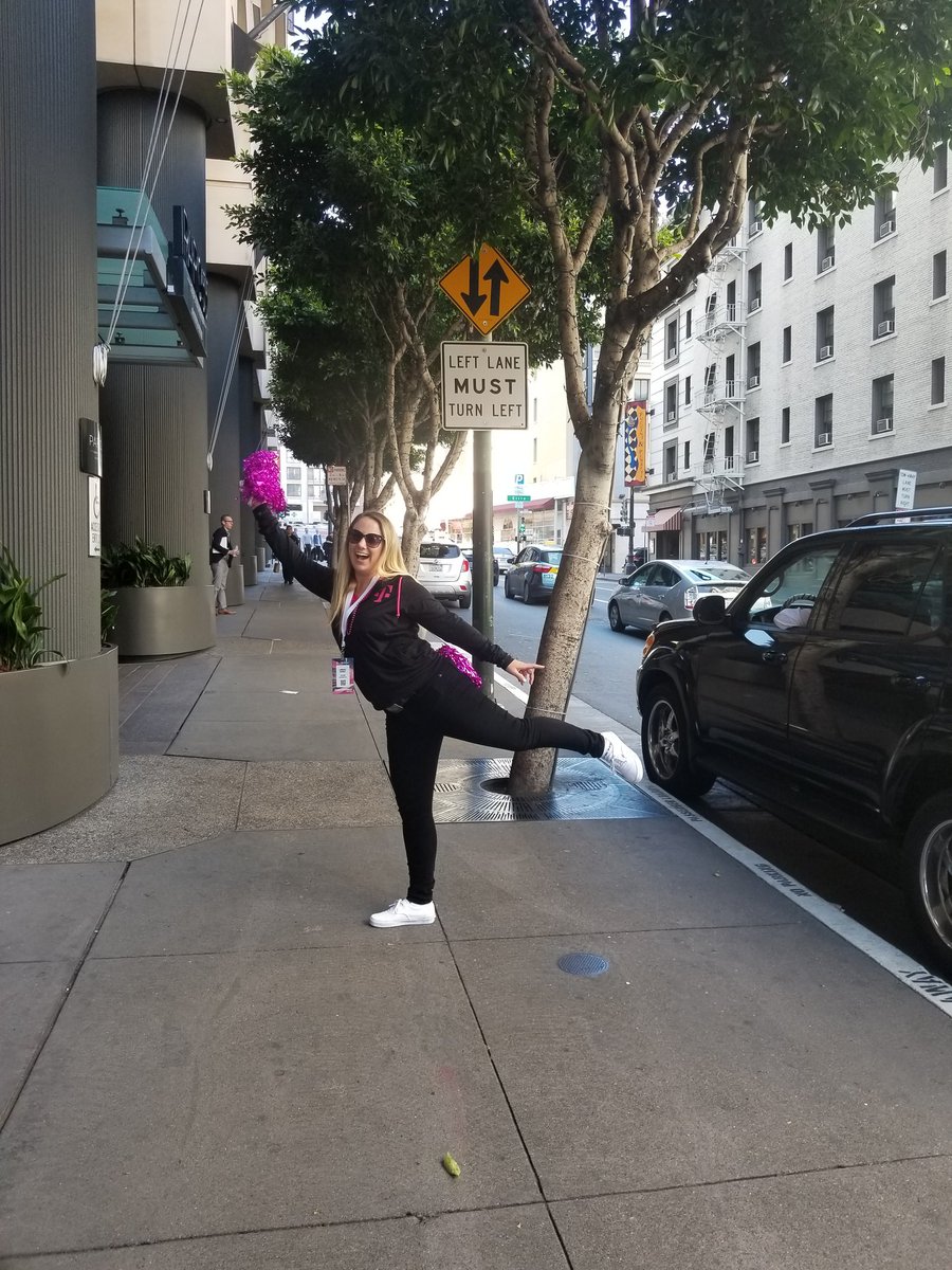 LindsayDogey's tweet photo. I love my job! #tmobile #MobileOne #UnstoppableSanFrancisco #NORTHBEST @M1_CesarBenito @Clayton_Chaleff @cishanie @NickGuarine https://t.co/iRPmHjtjGZ