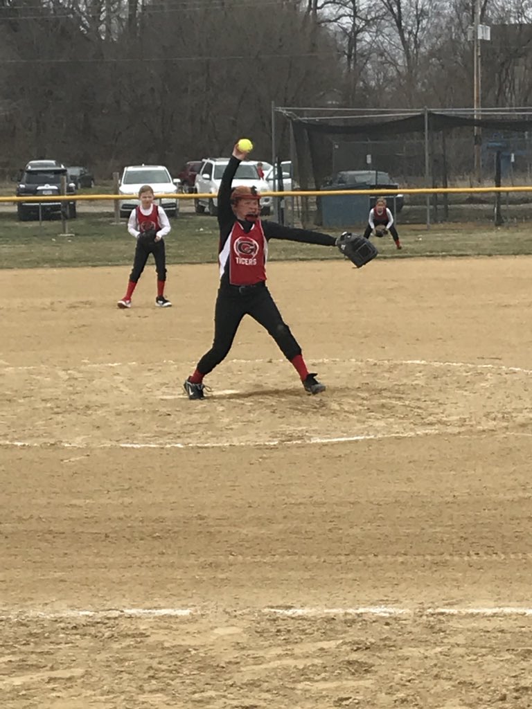 newtonmr's tweet photo. Finally able to get some softball in for Clara. 6kβs so far in 2 innings! Good start to the season! #maybespringishere https://t.co/LWDmz1z0Du