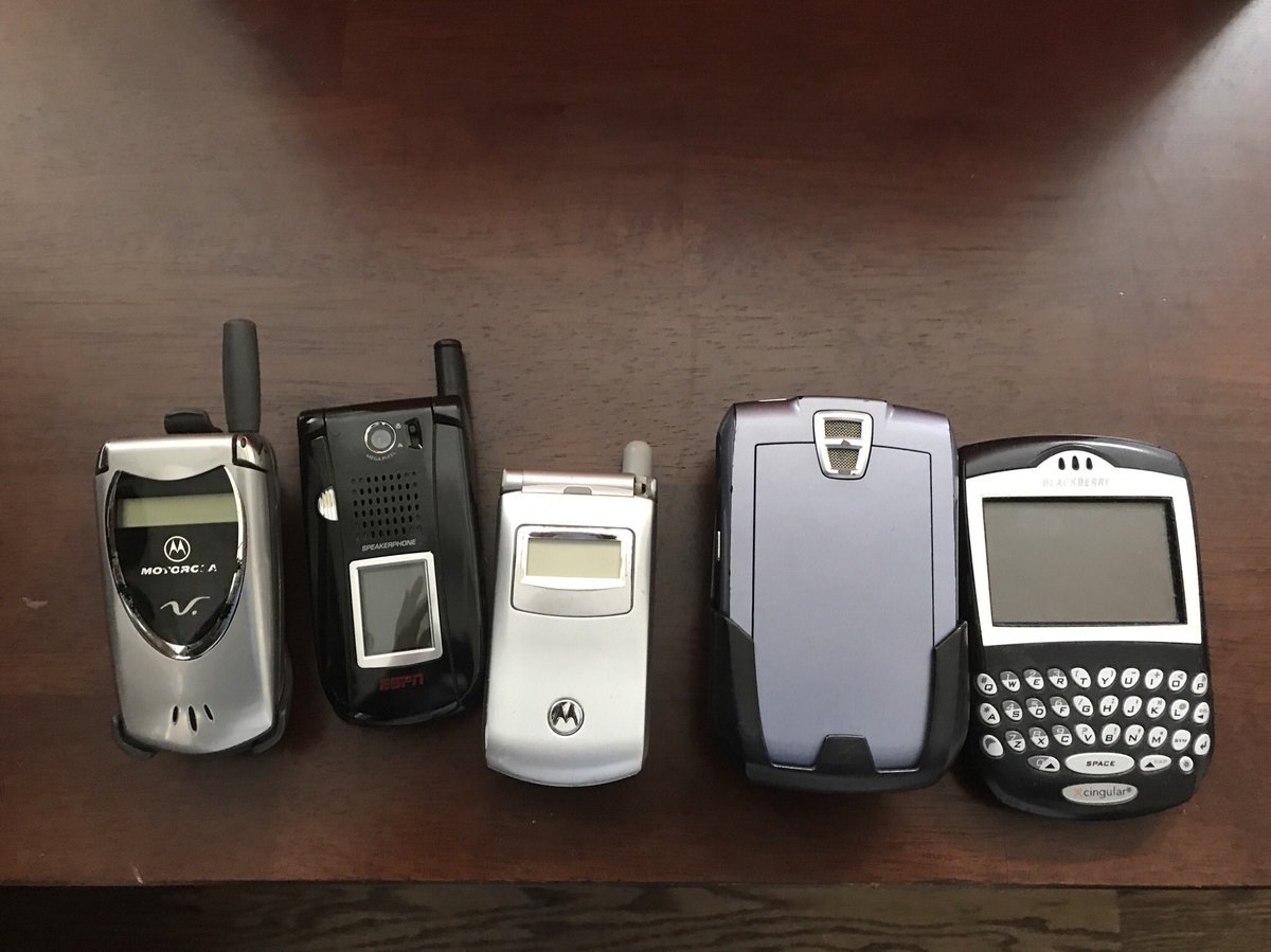 RyanBakerMedia's tweet photo. My mobile life pre iPhone. Couldn’t find the bag phone. #springcleaning #theygotushooked #cellphonejunkies #crackberry #byephone https://t.co/fQTAEekXmF