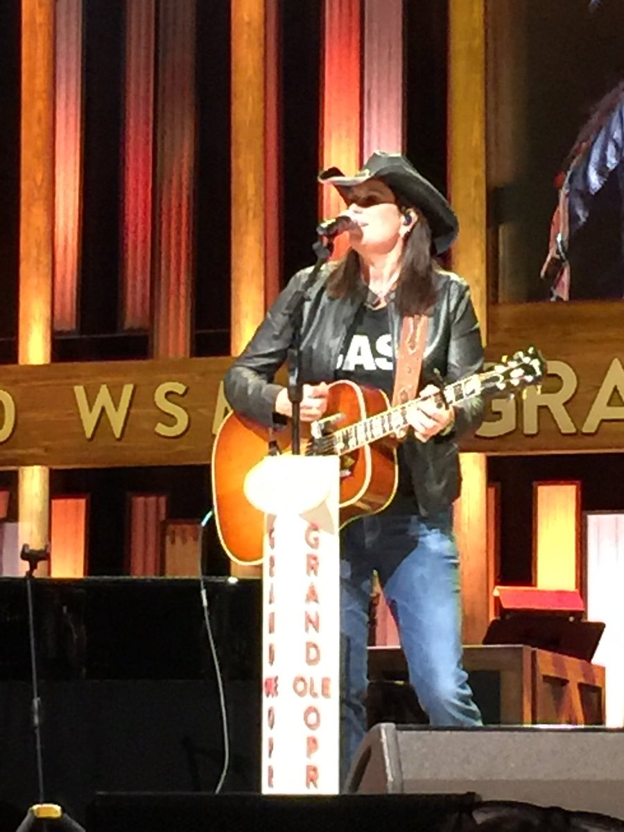 HotMessFarms's tweet photo. So glad I got to see my favorite female country artist @TerriClarkMusic last night at the Grand Old #Opry. She’s almost 50 and still looks like she’s in her 30’s. She also sounds just as good as ever! #WomanCrush #TerriClark #90sCountryIsTheBest #LookGoals https://t.co/ctDHRfTqym