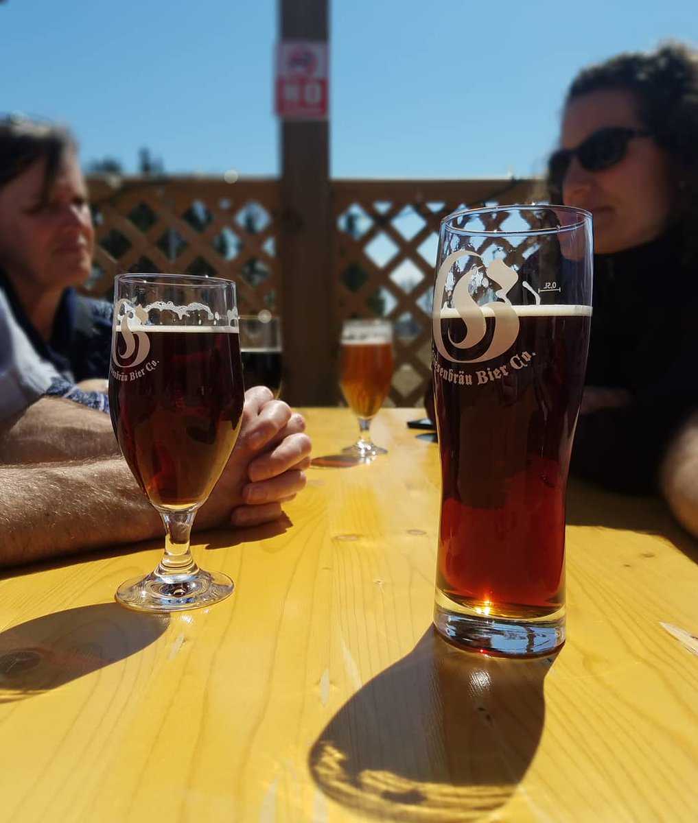 Giesenbrau's tweet photo. FINALLY! The garage door is open and the biergarten is filling up with friends. Smashed Potatoes & More will be here all day. And we've got Prince playing. Get here! ☀ 💜 #Biergarten #BierTogether #MNBeer #MNCraftBeer #SpringIsHere https://t.co/qXV2dcSO1p
