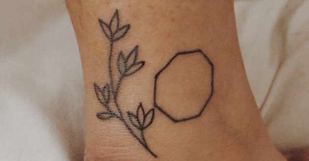 storm ✧˖°. lee know mouth tweet media