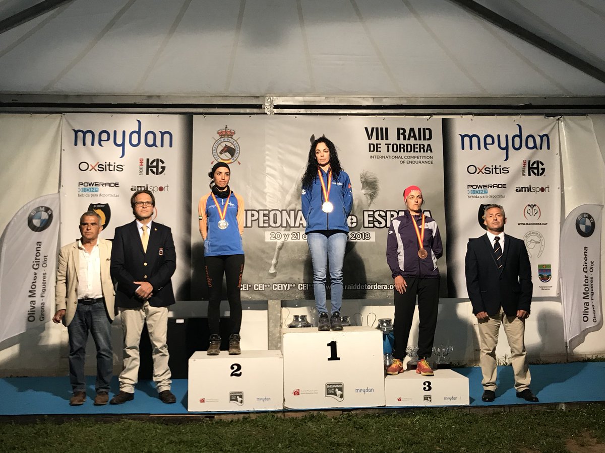 TorderaHG's tweet photo. Podio del campeonato de España 🇪🇸 @RFHE_Raid 160km CEI*** del #RaidDeTorderaHG #Meydan
🥇 Maria Álvarez
🥈 Paula Muntalà
🥉 Marta Matas
#RespectForHorses #Tordera #SportHG #Amlsport #OlivaMotorGirona #Buironi #BoiGaltes https://t.co/rgMeFhJfLK