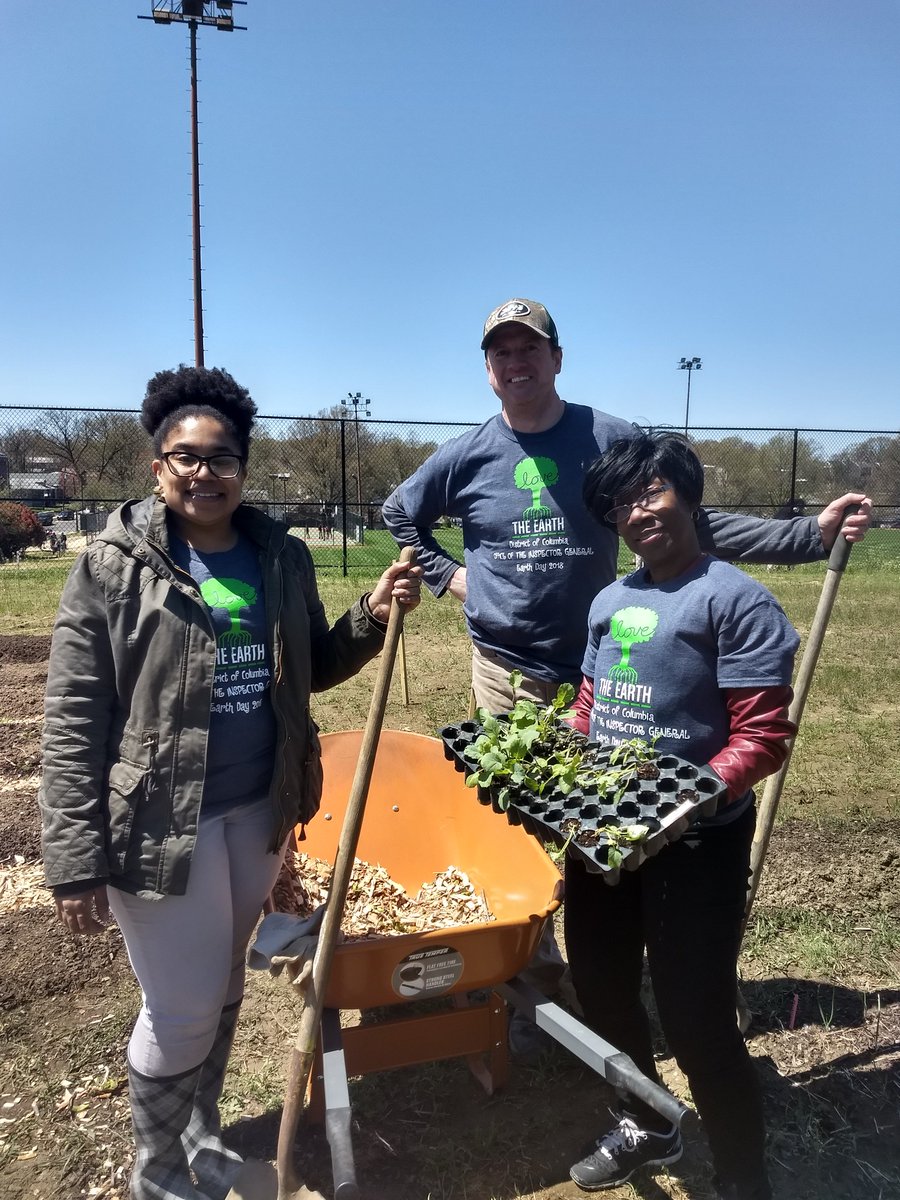 OIGDC's tweet photo. Thank you @DOLDC  for the opportunity to #servesolvesave the planet and DC residents at The Farm. #EarthWeekDC #EarthDay2018 https://t.co/0YNvn2nbzS