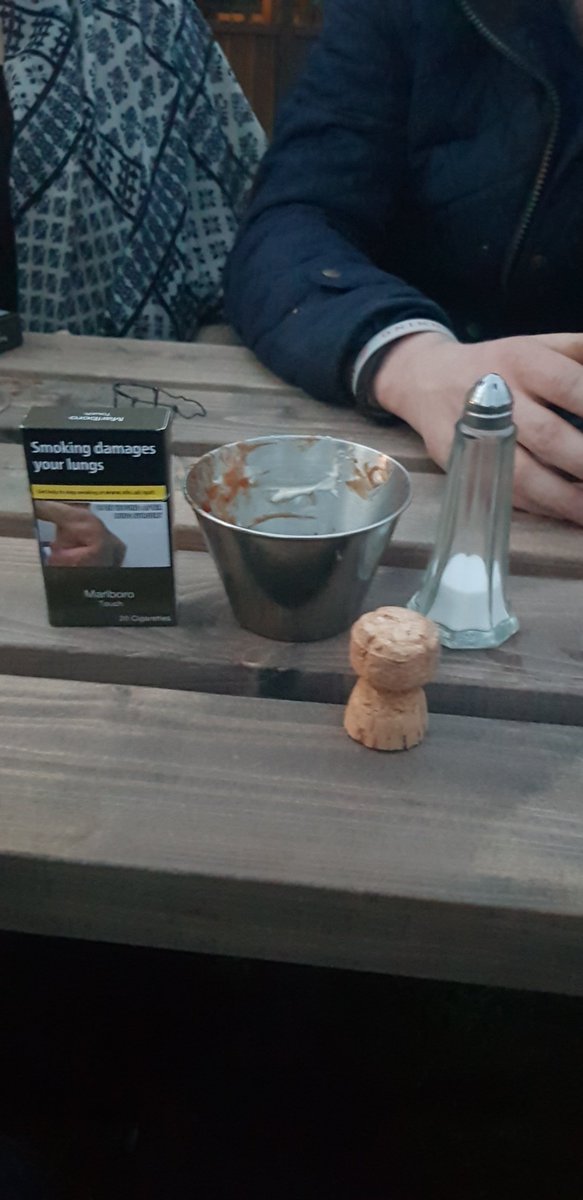 lyshjackson's tweet photo. Appauling service at the Hollybush Inn in Priors Marston. Asked for a large portion of chips for £5 came with no more than 8 chips in the bowl also asked for a small bowl and received chips in a sauce bowl.. when we complained we asked to finish our drink and leave..@Heineken https://t.co/TQHwzDdrnH