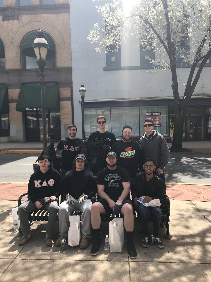 KDPhi_YCP's tweet photo. Today our brothers volunteered their time cleaning up York City through the Clean and Green challenge put on by York XL! Thanks for all those who helped out this great cause! https://t.co/0xYWLUpJg6