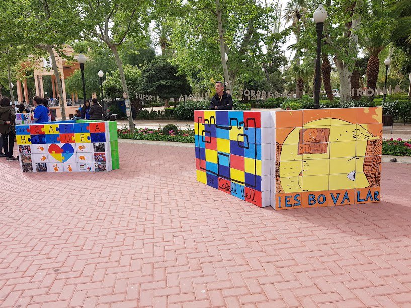 revistariusec's tweet photo. Revista Riu Sec: Dia de l'Autisme 2018 https://t.co/oO1zWZ9JCs https://t.co/vQpCqXBC5k