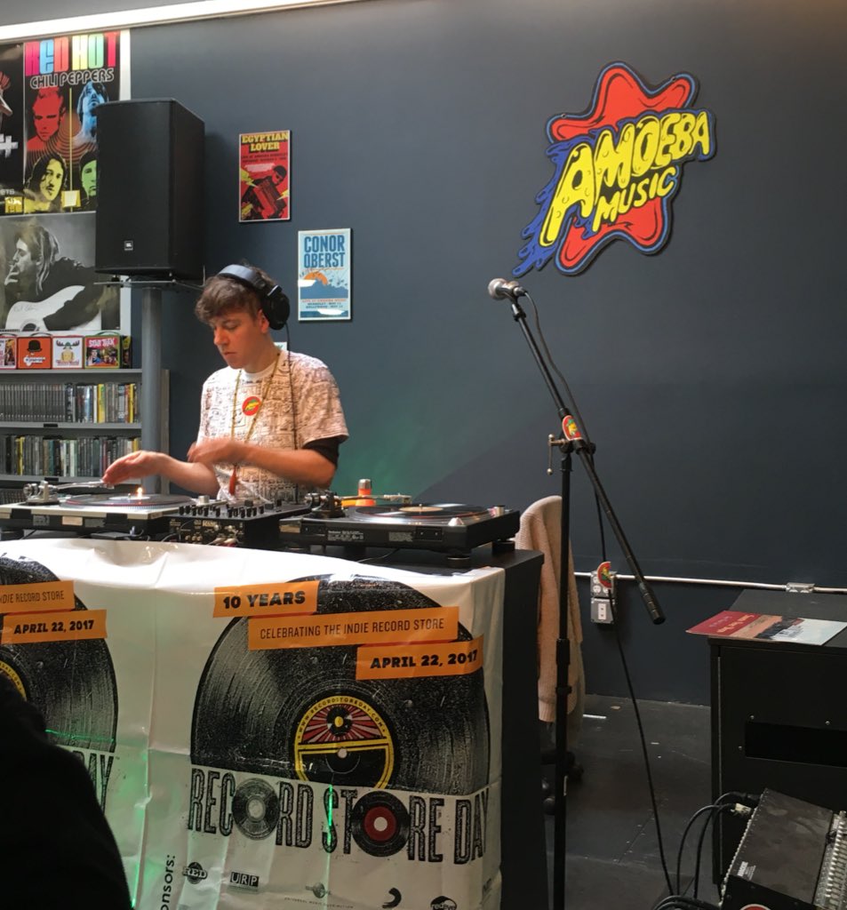 AmoebaBerkeley's tweet photo. .@tuneyards #MerrillGarbus spinning all kinds of funky groove stuff! ❤️ https://t.co/0H5xljCSiT