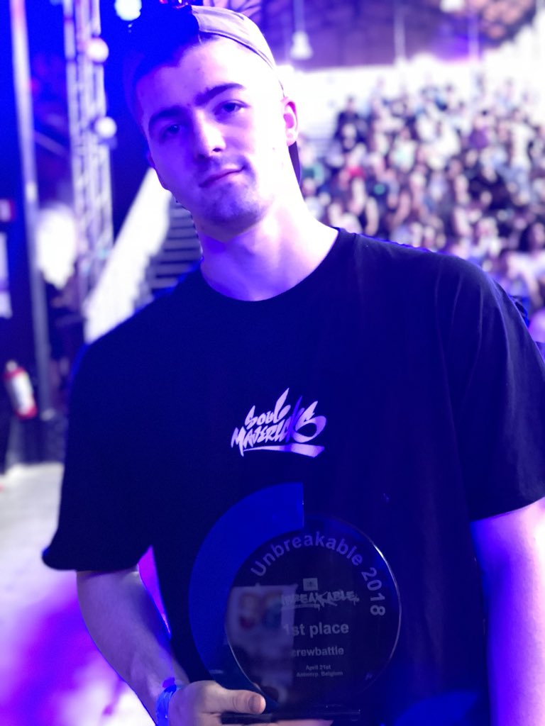 TomMaloneJr's tweet photo. So we just went and won Unbreakable in Belgium...time for celebrations with the squad @Soul_Mavericks 🇬🇧✌🏻🎉 #SoulMavericks #SoulMeezy https://t.co/rUPty1I5fb