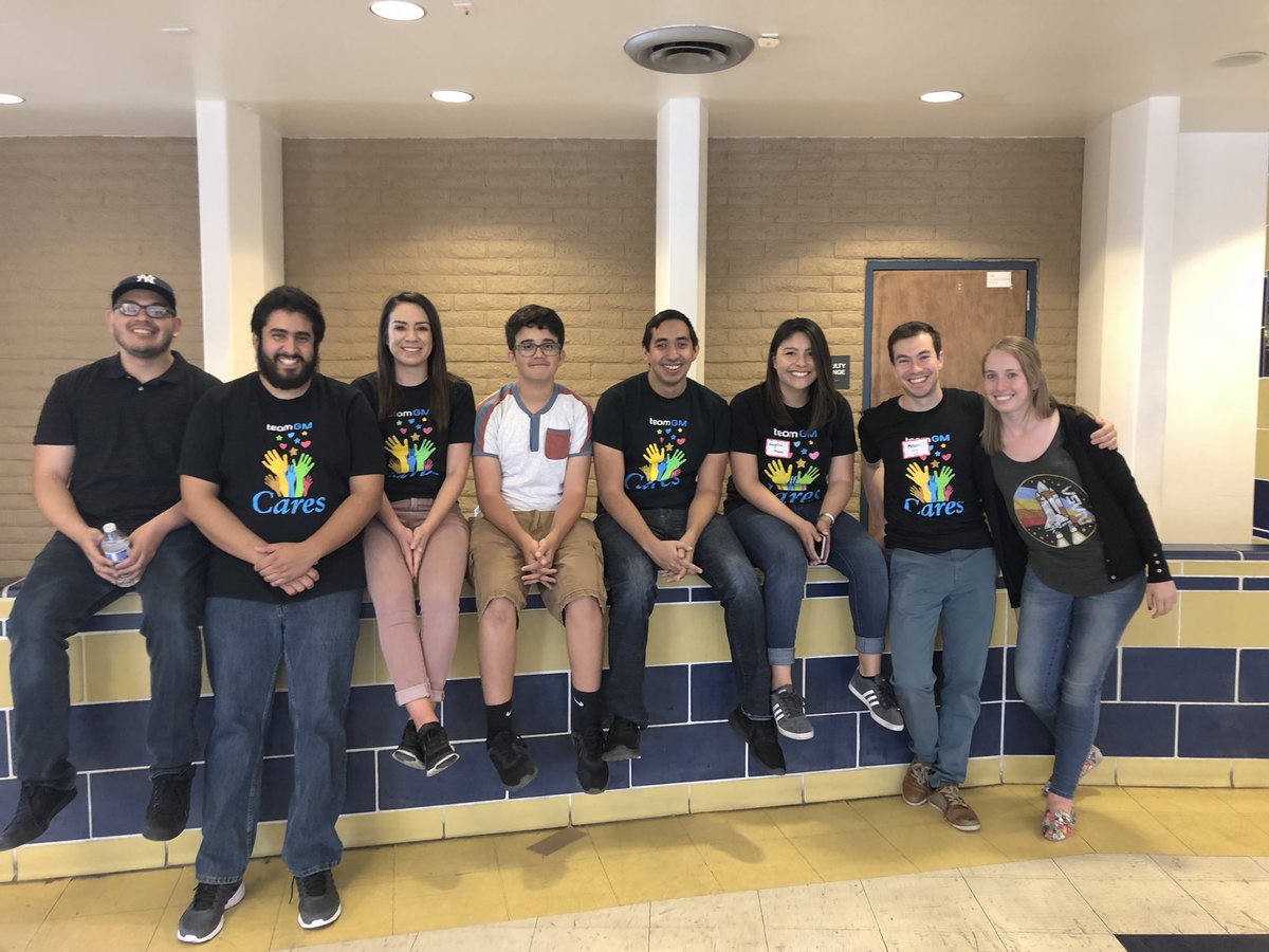 lizbeeee_'s tweet photo. Spent our Saturday morning volunteering for the MESA state competition. All the students had creatively smart projects! @LatinoNetworkAz @GM_Diversity @aleluvsjacob https://t.co/CalQHDTxMh