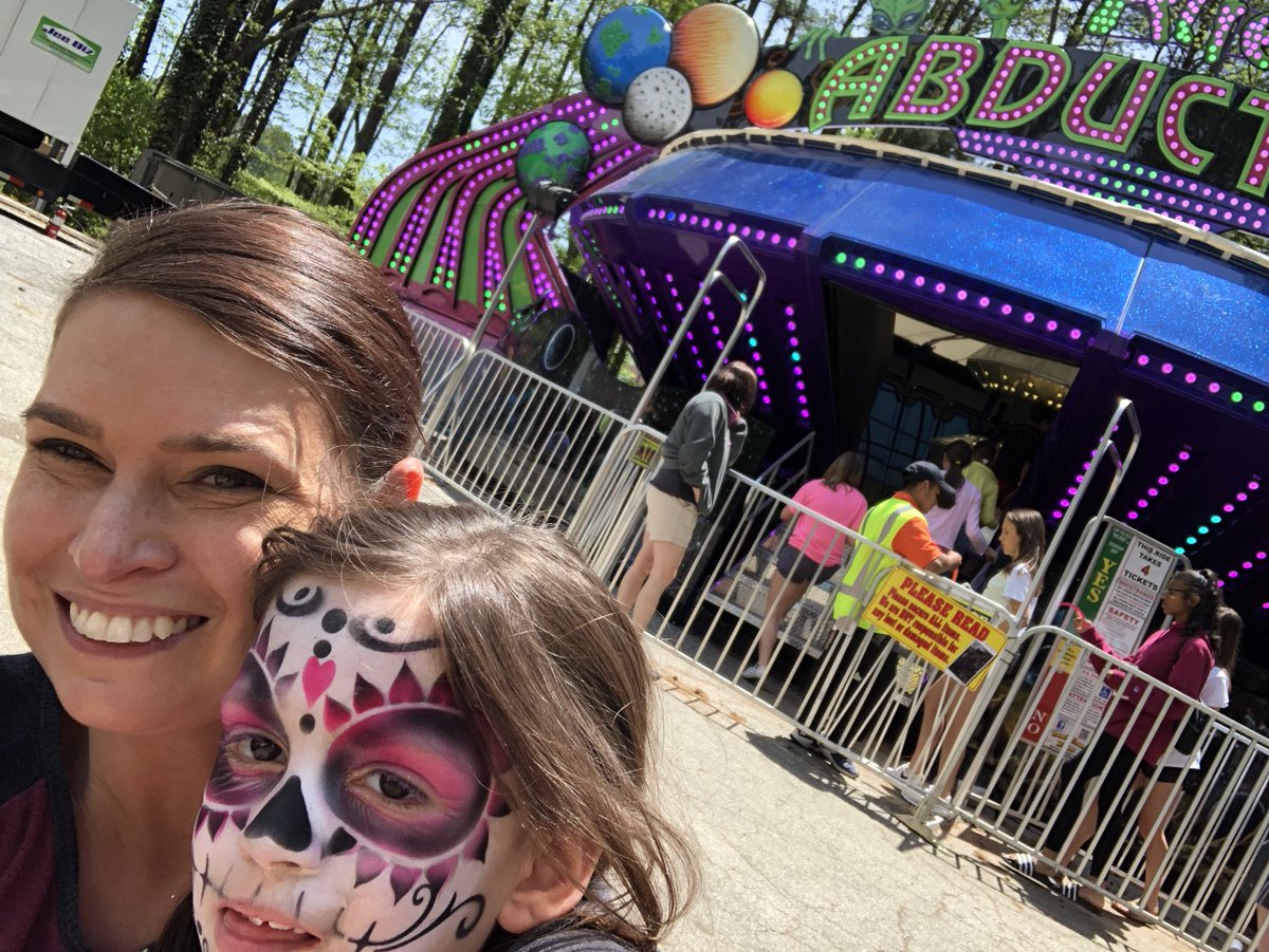 This 5yo just conquered the Gravitron with me!! #Fearlessgirl <a href="/LemonadeDays/">Lemonade Days Dunwoody</a>