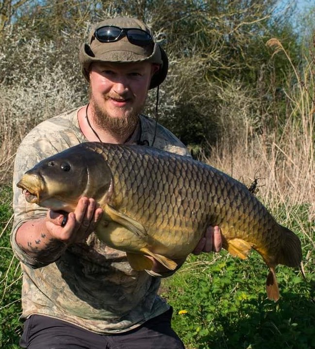 vauxhallangclub's tweet photo. Centrepin, one rod, pocketful of boilies, 24-11. Well done Dan on a great looking fish from one of the stunning @vauxhallangclub gravel pits at Sharnbrook #carp @CarpTalkMag #centrepin https://t.co/x7aAAnf8cs