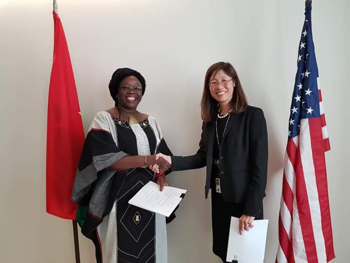 SergesCalixte's tweet photo. At the headquarters of the MCC Millenium Challenge Cooporation in Washington, the Ministry of Energy @bachirismael received $ 8,825 million in donations received from the #MCC for feasibility studies of various energy projects. Thank you @AYoungDiplomat for your support 
#lwili https://t.co/xUslFAkNdR