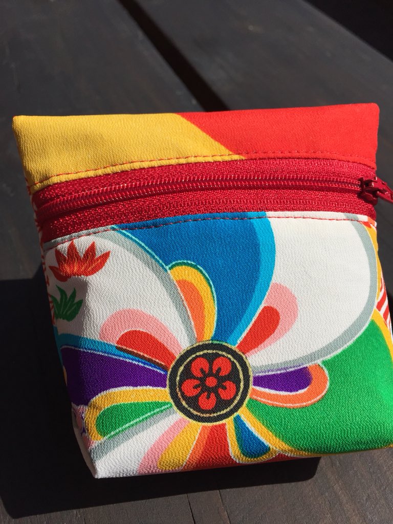 kimonokeiko's tweet photo. Japanese Market is on tomorrow 22nd April, 12:00-15:00. Handmade vintage kimono accessories and handbags available. I’ll be offering kimono dressing too. @Nipponkai_uk @aramagen @RUTUBOYA #japanese #handmade #kimono #chester https://t.co/aAYwnkeLqS https://t.co/xvUPy9IXEC