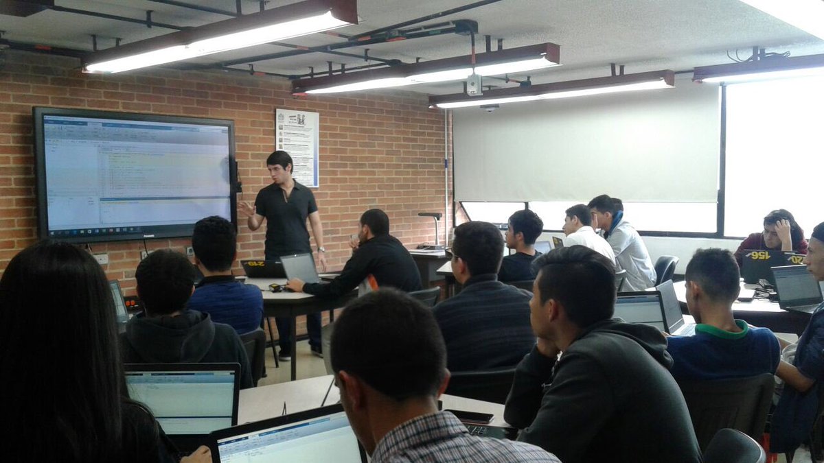 IEEEPUJ's tweet photo. ¡Un éxito el curso de Matlab! Esto fue parte del curso de Matlab donde estudiantes de otras carreras participaron activamente.  Gracias a todos los asistentes. https://t.co/eR7hqI0bYT