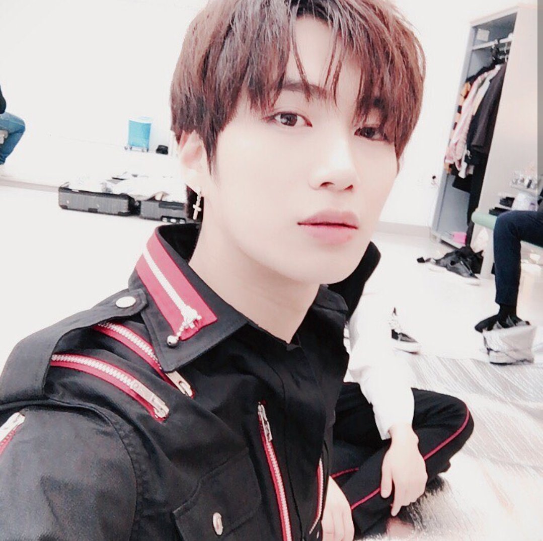 UNBFrance's tweet photo. {INSTAGRAM} 180417 | Daewon @ unb_daewon
🇫🇷 : « 2018/04/17
J'étais heureux de tous vous voir aujourd'hui !!
Suivez-nous encore dans le futur, vous nous avez donné énormément de force en venant aujourd'hui ❤️
#UNB #Volons »
KR>ENG : theunit_intl https://t.co/tbA2yKk3C3