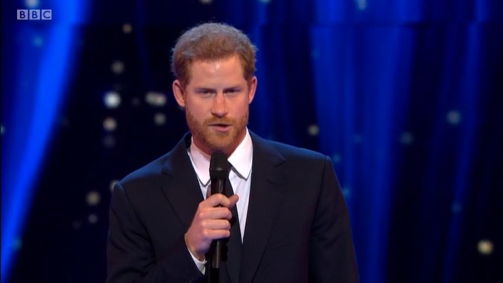 RoyalCentral's tweet photo. Prince Harry introduces a star of the future to perform at The Queen’s Birthday Party - Donel Mangena #QueensBirthdayParty https://t.co/61w3nsntZm
