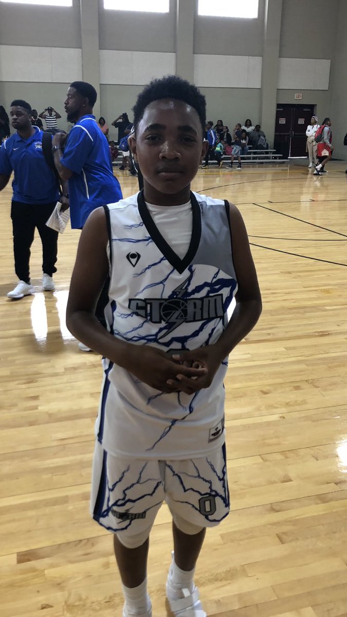 saaubasketball's tweet photo. New Orleans Storm tops Thibodaux Express 13u in overtime 40-39. Monroe Gardner hits game winning 3 pointer with 5 seconds remaining in overtime to seal the win for the Storm. He finished the game with 17pts (5 three pointers). https://t.co/5SYNLgnWvb