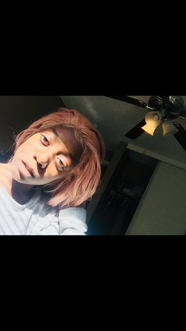 Because I start feelin myself when I get a lil bit of color 🤷🏾&zwj;♀️ #melanin #blackgirlmagic #brownskingirlsCANwearcolor<a href="/tag/melanin"class="tags"><span>#melanin</span></a><a href="/tag/blackgirlmagic"class="tags"><span>#blackgirlmagic</span></a><a href="/tag/brownskingirlscanwe"class="tags"><span>#brownskingirlscanwe</span></a>