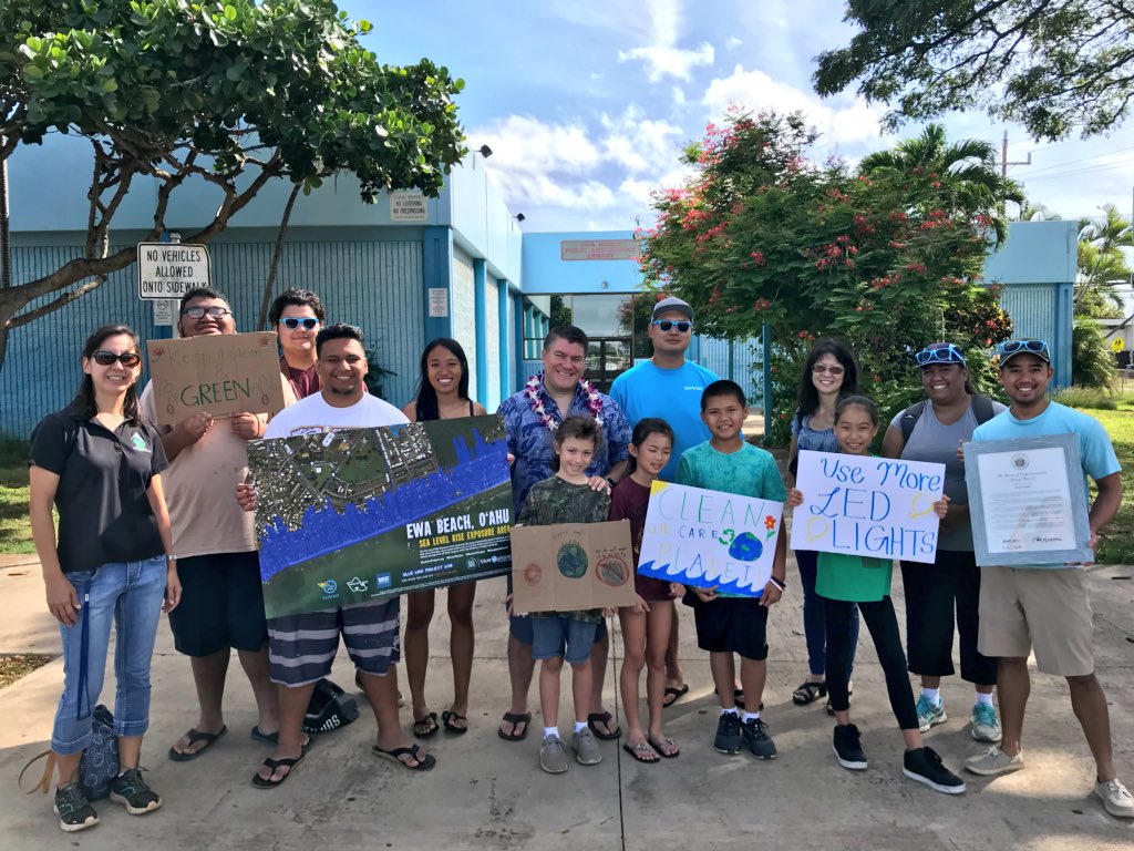 BluePlanetFound's tweet photo. Kicking off Earth Day 2018 at the #BlueLineProject in Ewa Beach! #DrawTheLine https://t.co/6hHdKx5Hks