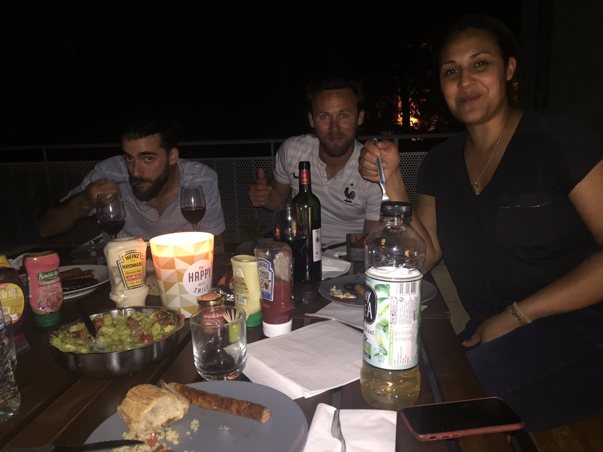 mathou_chou's tweet photo. Premier barbecue !! Au top 👌 @TgobletG @AlexandraFroge @Froge12 @LaPouliK @SAVIDANSTEVE @ObI_1_Iwobi https://t.co/rs3P9PLRva