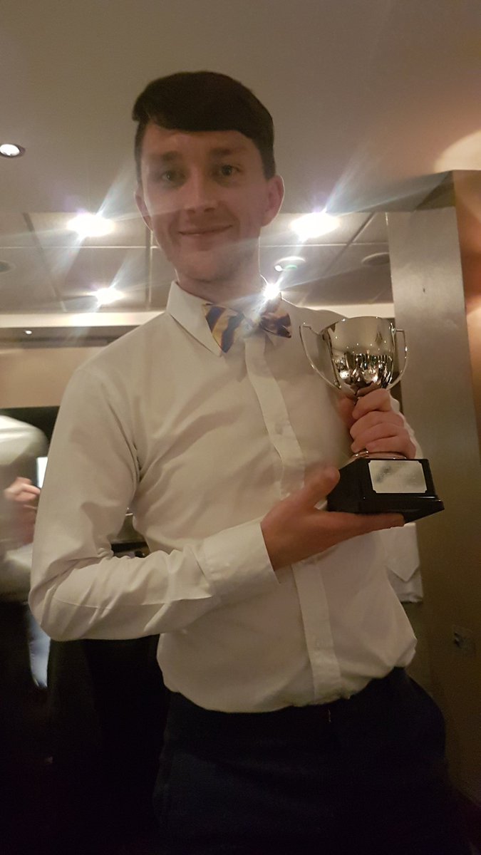 DewyDewy13's tweet photo. Not collecting ur @LindumHockey award tonight @garyjohnsonno1???? #AskGaryJohnson 🤔 https://t.co/3PTBInu4LP
