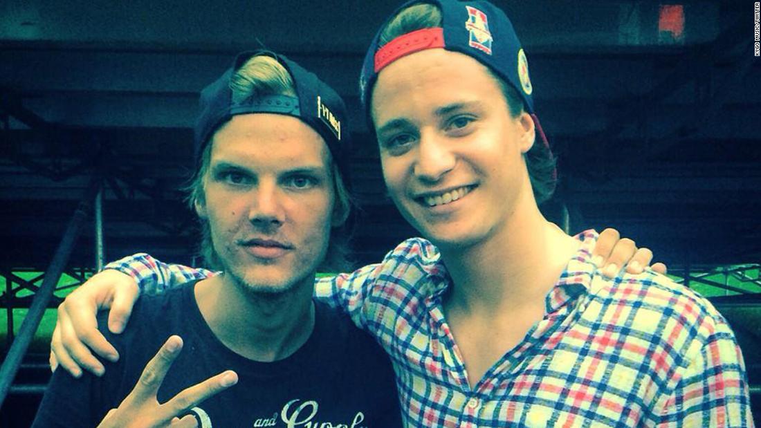 CNN's tweet photo. DJ Kygo calls Avicii "a true musical genius" in emotional Coachella tribute https://t.co/tMfSZBowPg (Corrects previous image) https://t.co/OqElwM6H1b