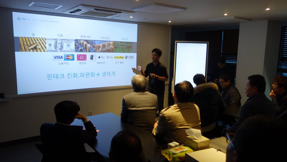 andyziyo's tweet photo. Crytocurrency Meetup at our office https://t.co/5hksFHdCdE