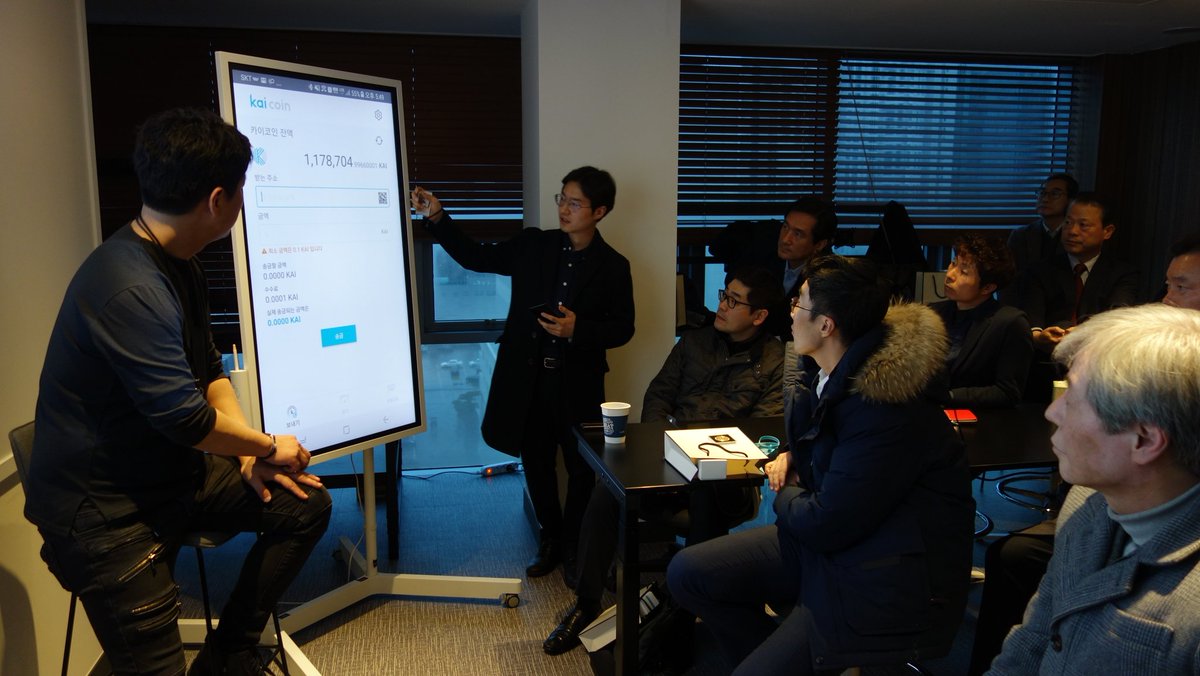 andyziyo's tweet photo. Crytocurrency Meetup at our office https://t.co/5hksFHdCdE