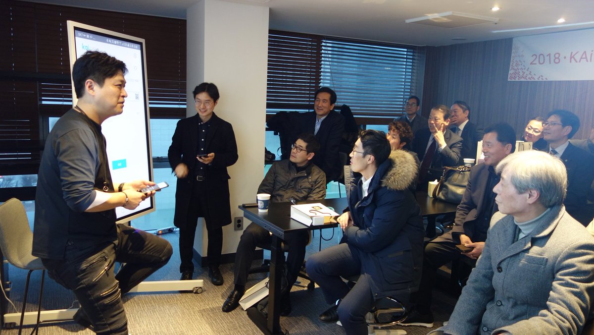 andyziyo's tweet photo. Crytocurrency Meetup at our office https://t.co/5hksFHdCdE