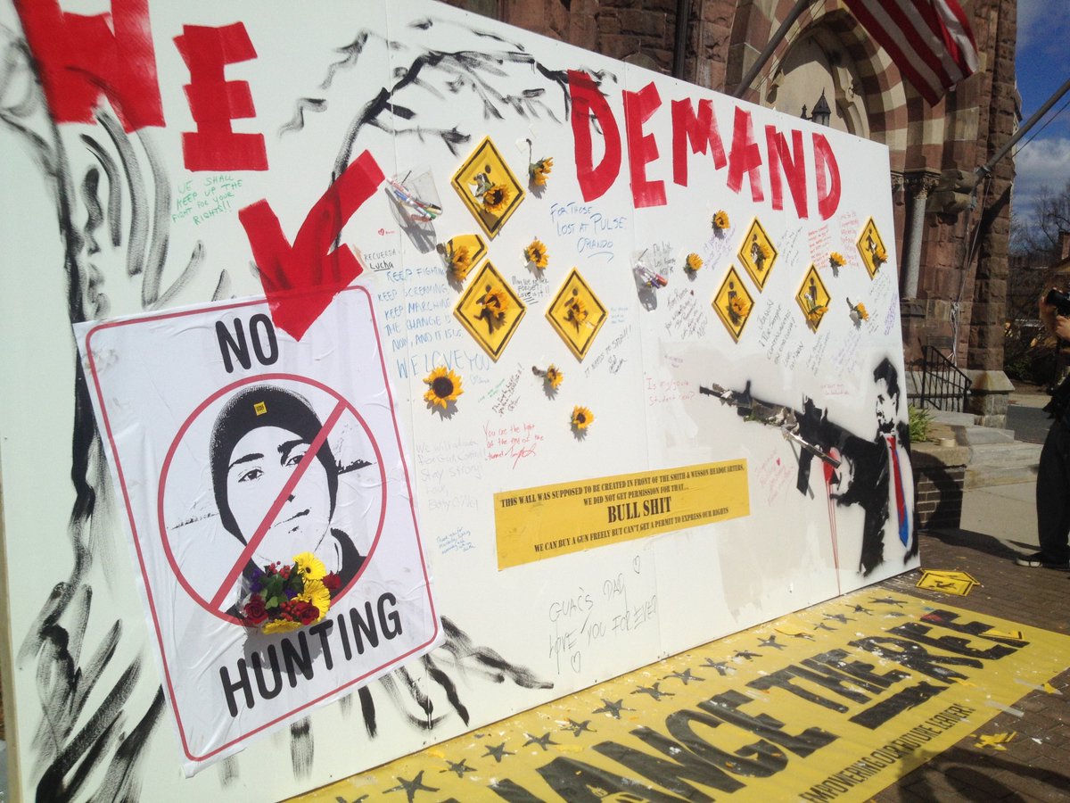 AGHealeyArchive's tweet image. Joaquin Oliver, 17, was killed in the mass shooting at Parkland. His parents Manuel and Patricia were in Springfield yesterday to paint a mural, their 'Wall of Demand' for an end to gun violence. #MSDStrong