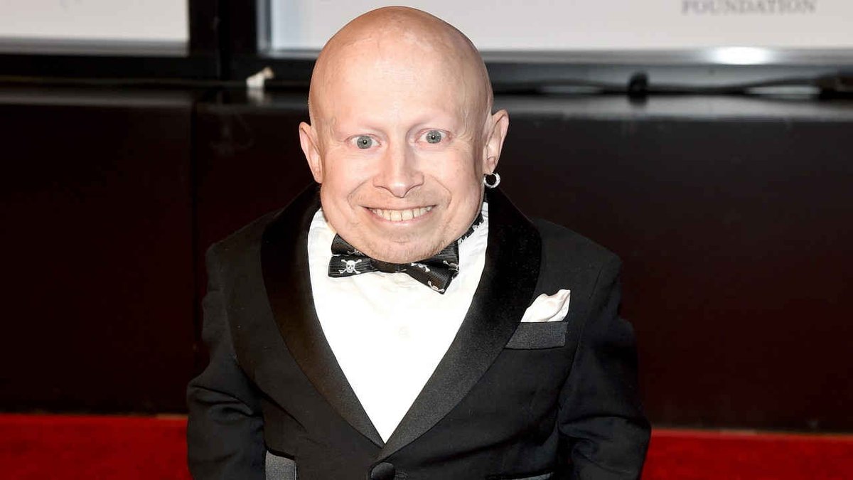 etnow's tweet photo. Rest in peace, Verne Troyer. The 'Austin Powers' star died at 49 years old on Saturday. https://t.co/gUSVlfdQ1o https://t.co/0q7t2kPGf1