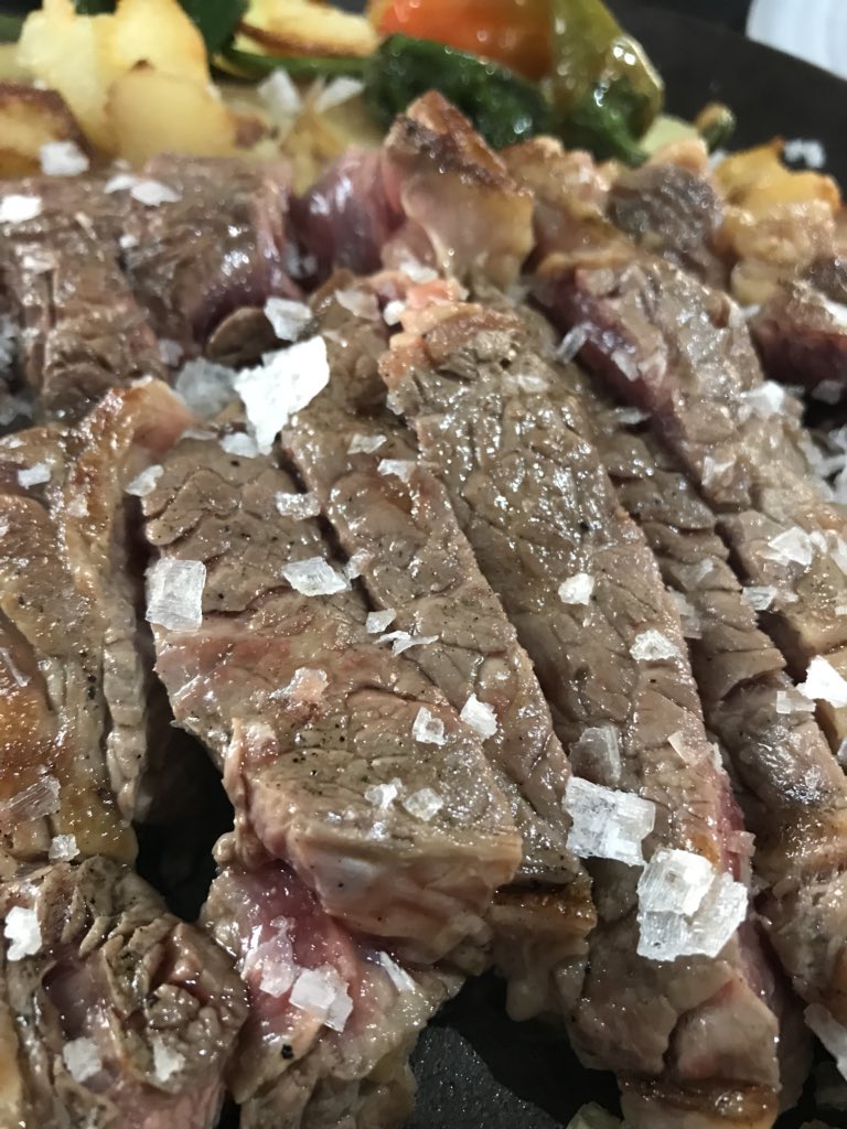 juanframartinez's tweet photo. Uno de los grandes referentes de la gastronomía lorquina

🍽 @tabernalacepa 🔝🇪🇸 https://t.co/Rwji44f1Md