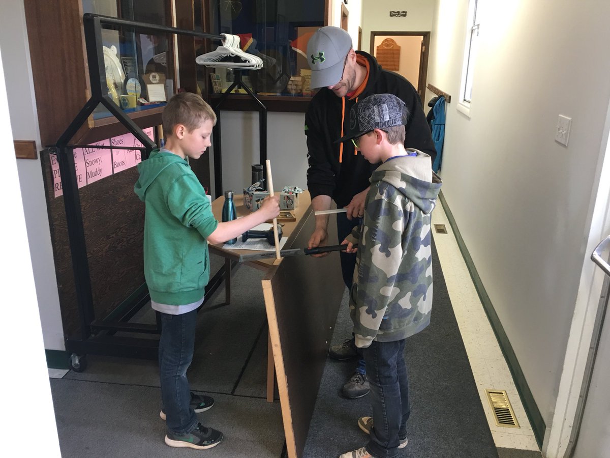 Redcliff_BP's tweet image. Volunteer/Committee member/Scout Leader @MikeLukacs teaching a couple #scouts how to repair a stripped screw hole for a door hinge! Great job Mike! #volunteer #passontheknowledge #teachtheyoung #Redcliff