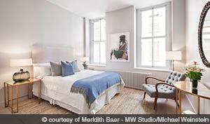 realtormag's tweet photo. Agents often have to work with either barren rooms or sloppy, overstuffed spaces. But what’s truly attracting the most buyers right now is a cozy, minimalist look. https://t.co/ml4sgCr2cJ https://t.co/MXpvr9bQI1