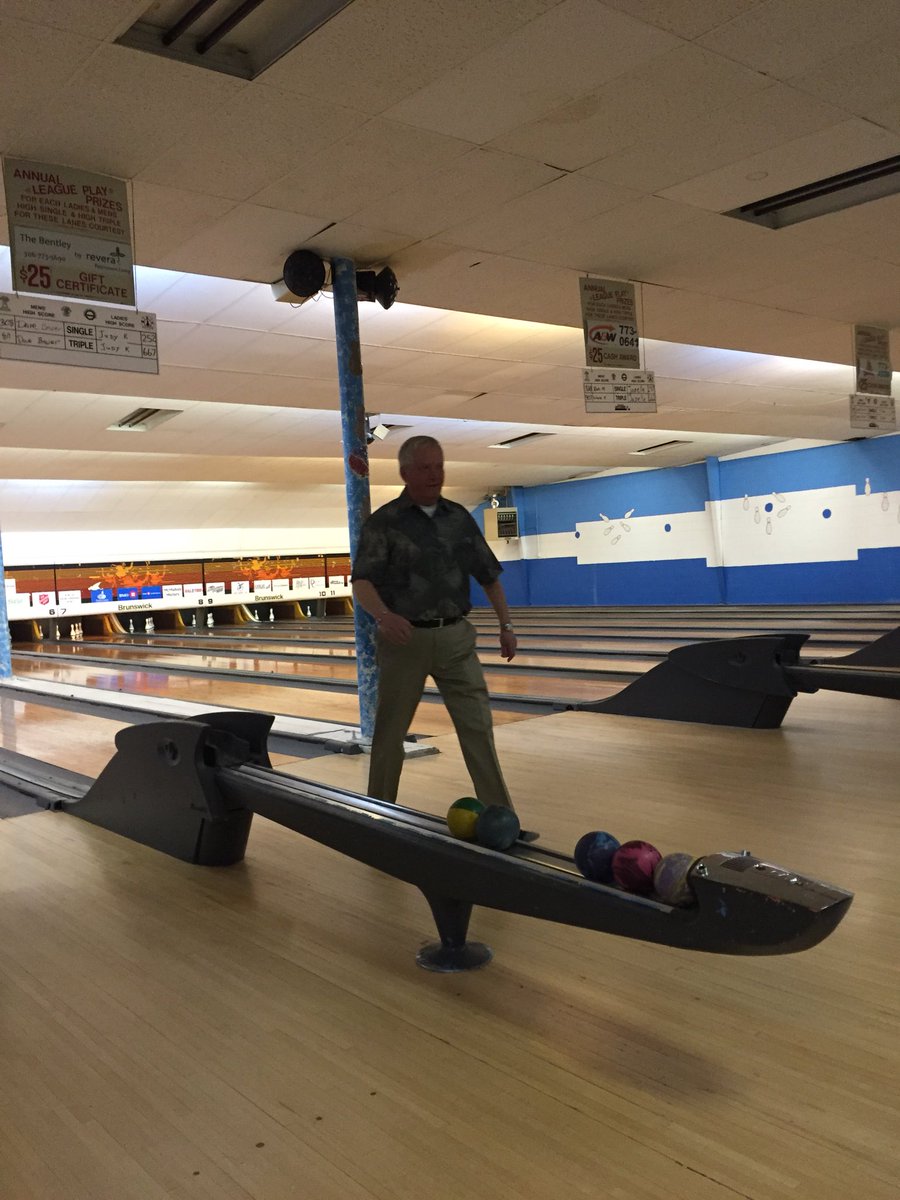 RonToles's tweet photo. Larry Johnson future inducted into @saskhockeyhall throws First ball to get the 2:00 shift underway @SCAbilities Ability Bowl @City_SC #betterathockey #niceattempt https://t.co/mJZFQdIgBE