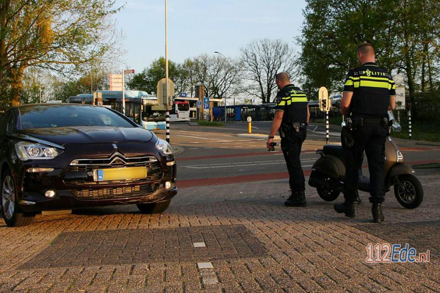🚨 Scooterrijder gewond bij aanrijding in #DeKlomp 112.press/QQKjWX 112Ede https://t.co/EiJqBXAE0x