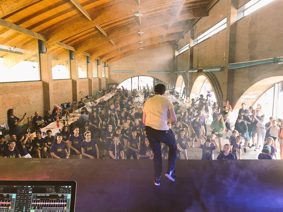jontirapu's tweet photo. #zunbalain 🕺🏼 #diskodantza #legazpi #elkartasuneguna  👋🏻  #domingoagirre  
#tirapu.com 📢 https://t.co/GeUzBIFwgb