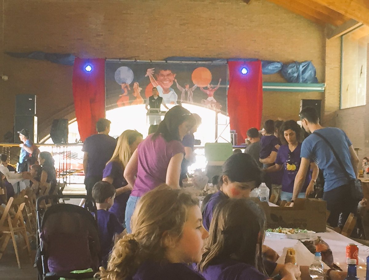jontirapu's tweet photo. #zunbalain 🕺🏼 #diskodantza #legazpi #elkartasuneguna  👋🏻  #domingoagirre  
#tirapu.com 📢 https://t.co/GeUzBIFwgb