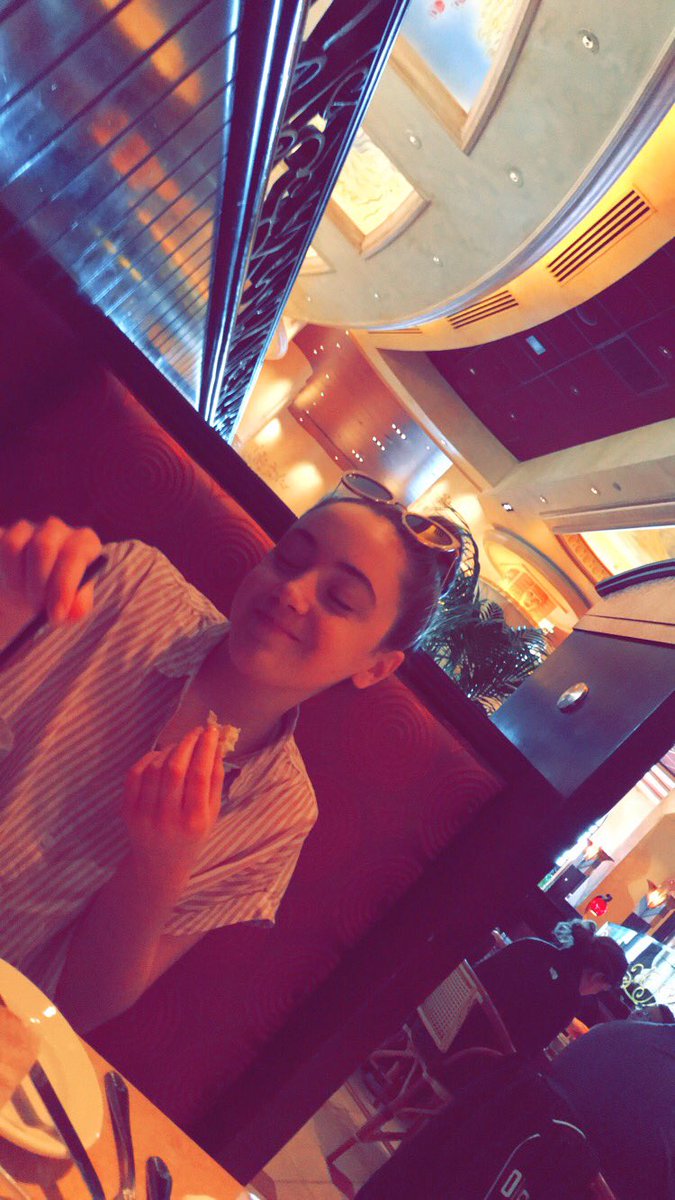 davemack24's tweet photo. @TennisInc playing at Cheesecake Factory & our day is made!#neverworkforfree 👨🏼🎤✌🏽👩🏼🎤 https://t.co/HcA0d3hENU
