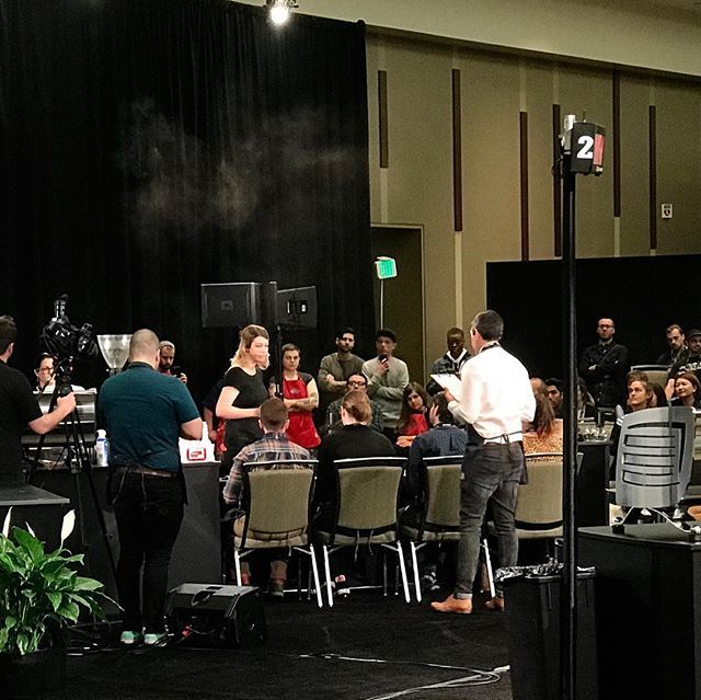 BARISTAMAGAZINE's tweet image. Andrea Allen just fully rocked the U.S. Barista Championship semifinal round (7 months pregnant, yo!). #coffeewoman #usbc2018 #onyxcoffeelab #coffeecompetition ift.tt/2JelUuh