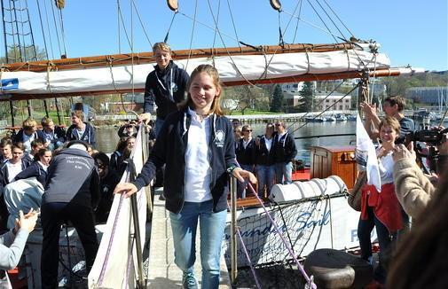 Nach 13.000 Seemeilen: "Thor Heyerdahl" in #Kiel herzlich empfangen ebx.sh/2HOYFrg https://t.co/qZI1JBDAK7