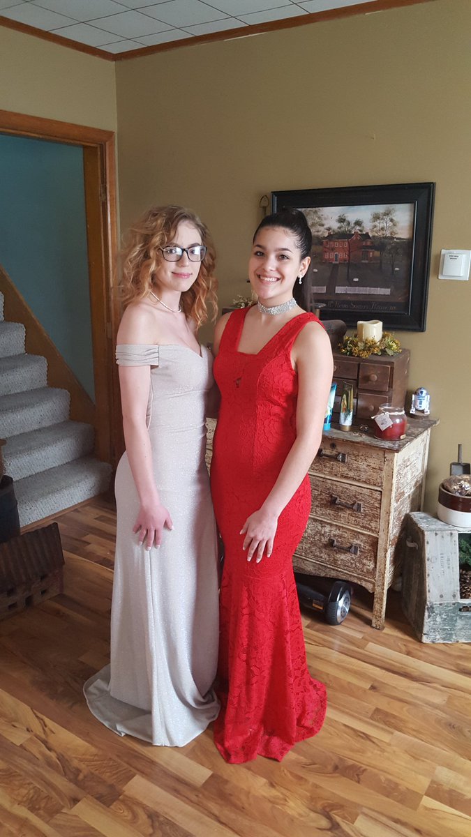 12JoseVelazquez's tweet photo. When their MINDS match their physical appearance, that's when you witness real BEAUTY. Don't settle at being attractive. Look to be beautiful. #BuildTheMind  #Prom2018 https://t.co/pWHkQCUqig