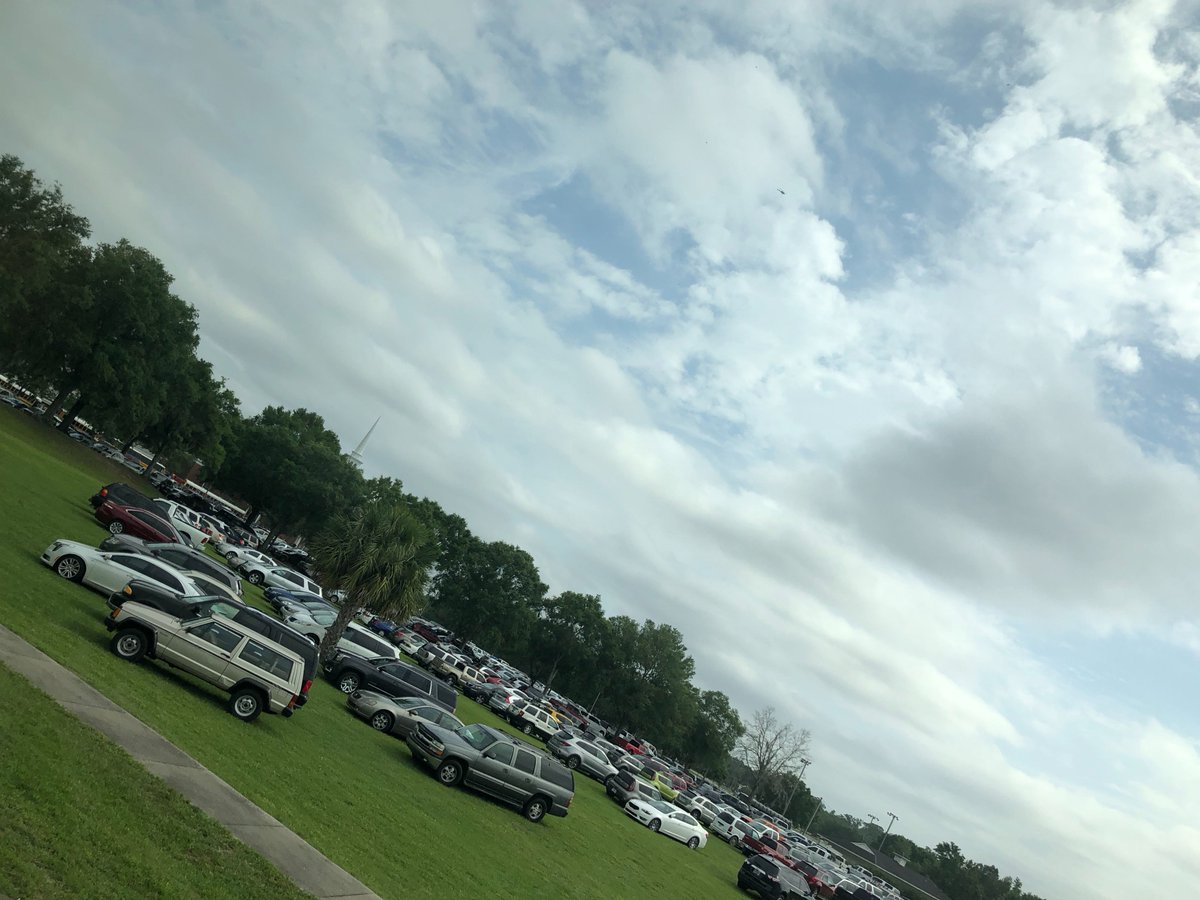 Andrea_Ochoa88's tweet photo. we as students should never have to feel unsafe about coming to school. unfortunately, we did yesterday. definitely the scariest day of my life. so glad that the outcome wasn’t worse. i thank God for keeping his hands over us. #prayforForest #prayforEvan https://t.co/rOR3OGtQaL