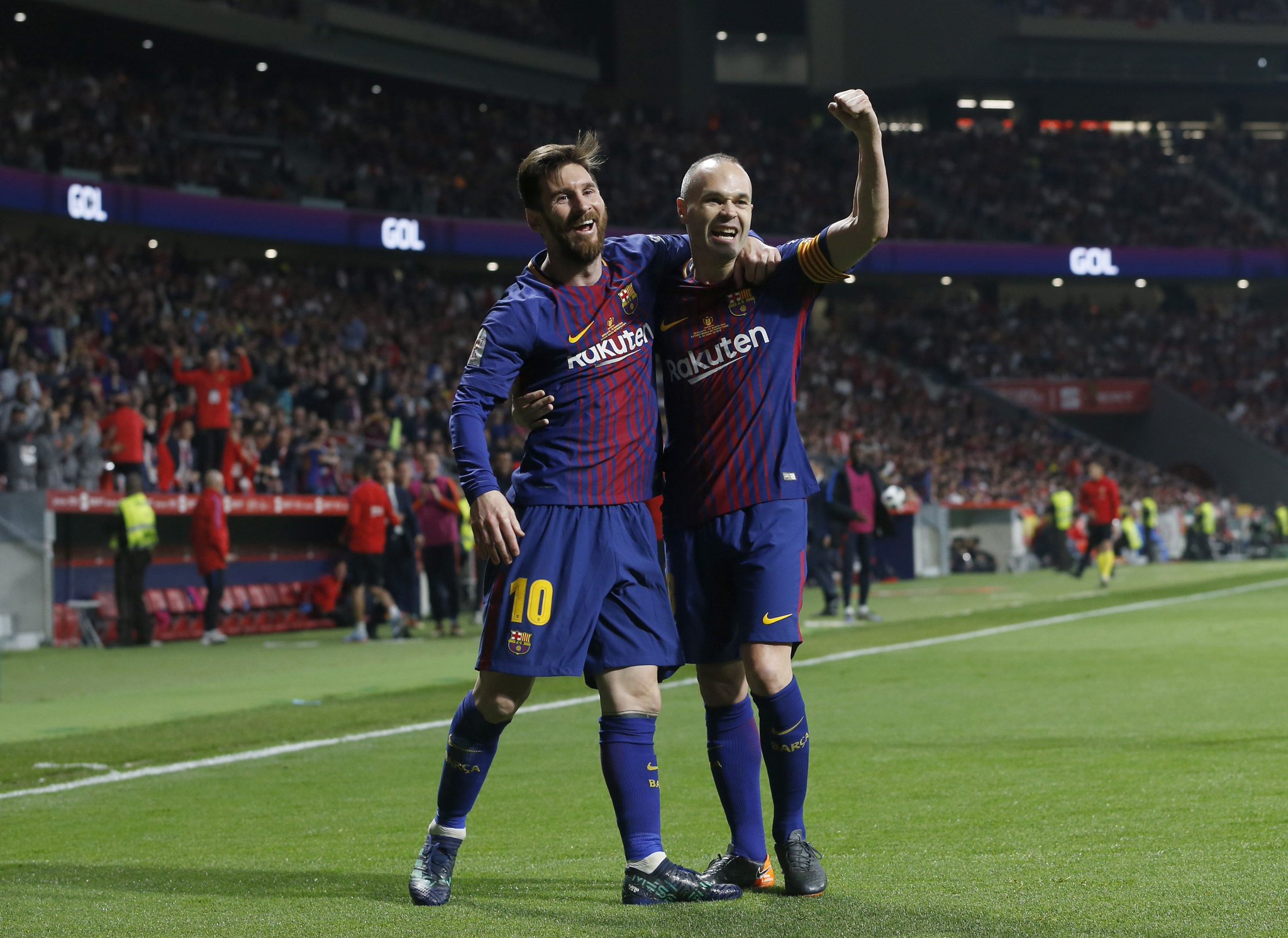 صور مباراة : برشلونة - إشبيلية 5-0 ( 21-04-2018 )  DbVc8leXkAAtOeC