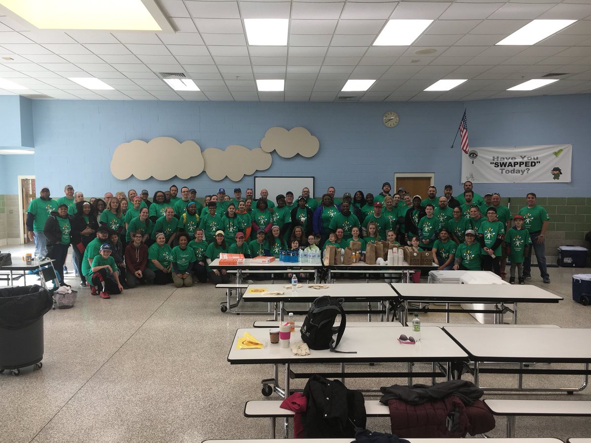 JefforyGibeault's tweet photo. Thank You @ComcastPhillyNJ for your time and resources to support #sousharkcsd.  #powerofwecsd #Comcastcaresday2018 https://t.co/G0NfpfqPbg