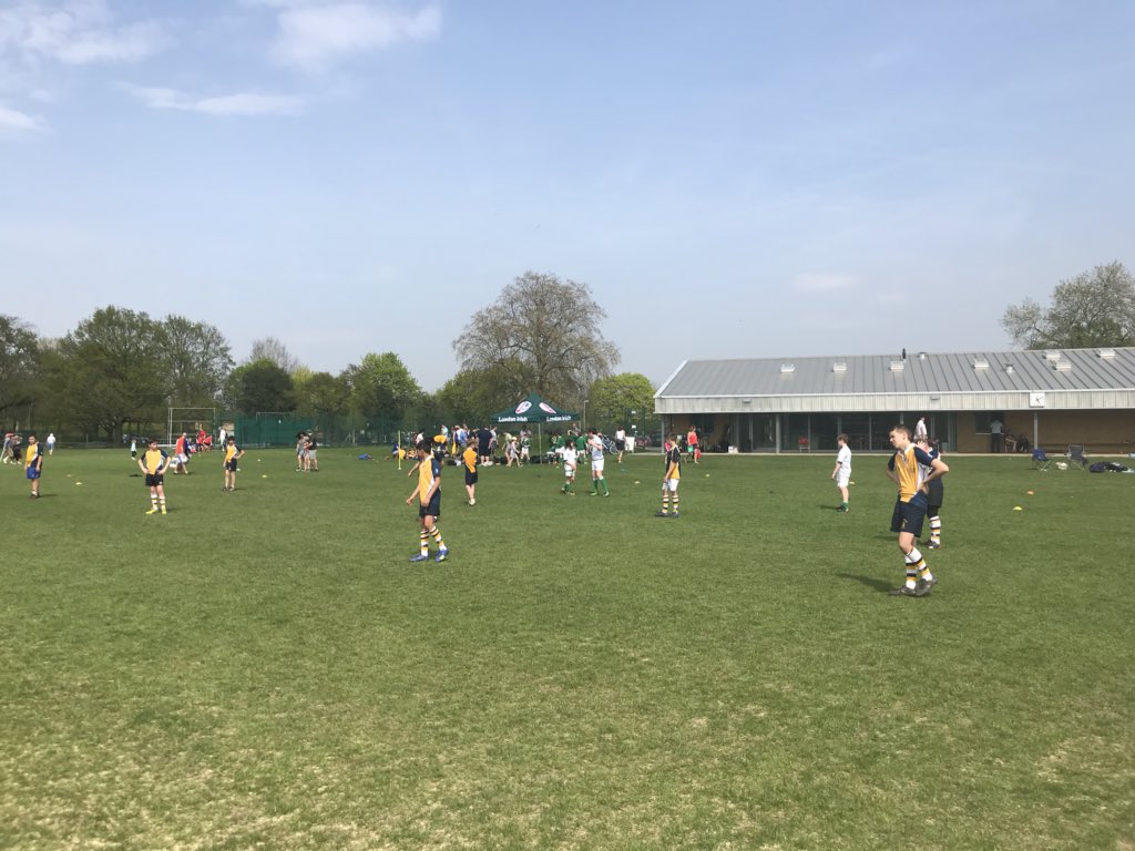 Many thanks to <a href="/LondonFrenchRFC/">London French RFC</a> for hosting today, and to <a href="/oldrutsrugby/">Old Ruts Rugby</a> @LWMiniRFC <a href="/LondonIrishARFC/">London Irish ARFC</a> for some great games! #rugbyfamily #bankrugby