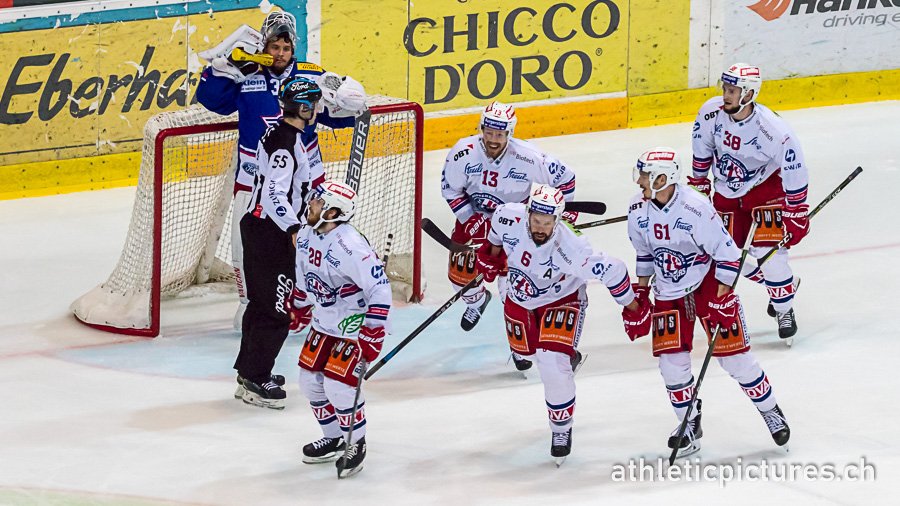 Was für ein Krimi, da ist jeder Tatort #Schwachstrom. Der <a href="/EHC_Kloten_1934/">EHC Kloten</a> besiegt den <a href="/lakers_1945/">SCRJ Lakers</a> in der #Overtime mit 4:3 und geht somit in der Serie mit 3:2 in Führung. Nächstes Spiel am Montag in #Rapperswil.  #ehckscrj #ligaqualifikation